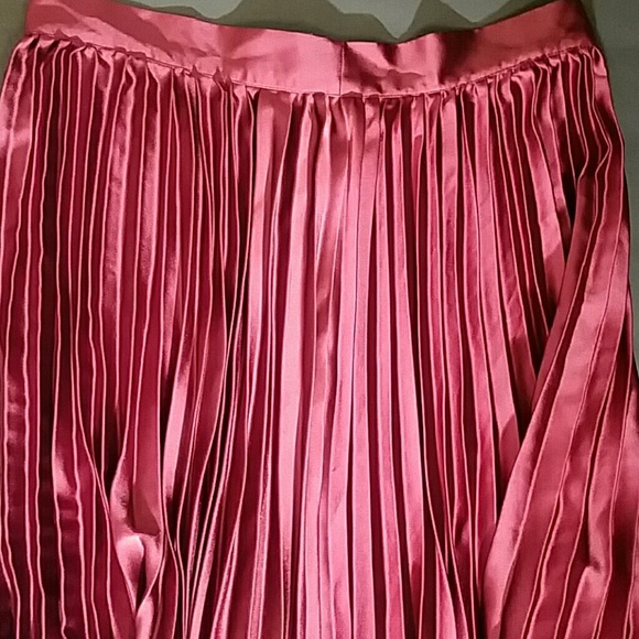 Glamorous Dresses & Skirts - Burgundy Satin Polyester Pleated Maxi Skirt. M